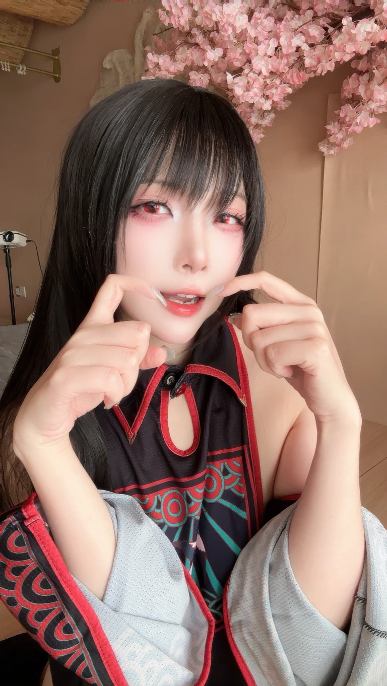 二佐Nisa《私房小僵尸》主题写真：30张全套美图