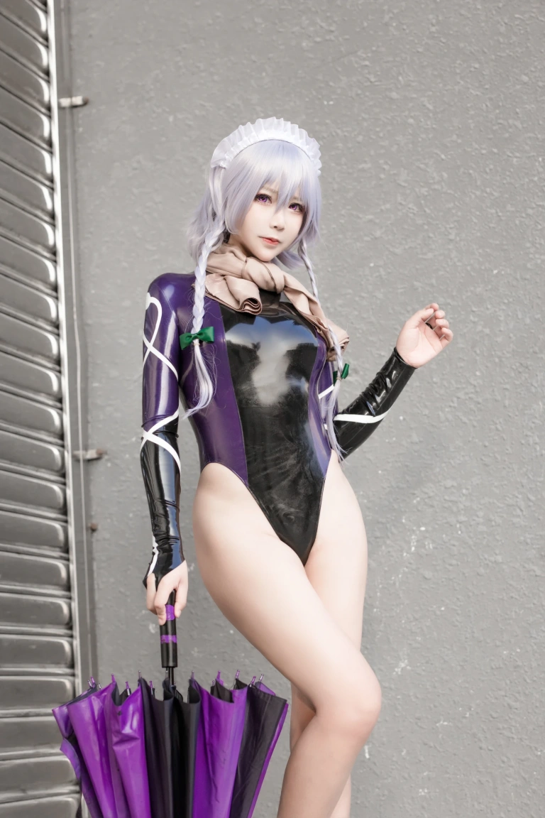 抱走莫子《胶衣》主题写真：11张全套美图