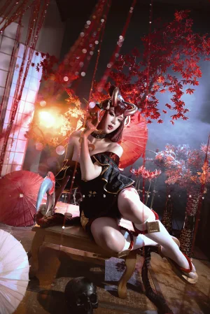 瓦斯塔亚小龙虾《猩红之月伊芙琳》主题写真：12张全套美图