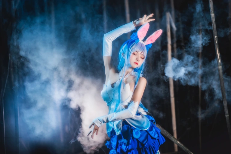 桜桃喵《花间舞》主题写真：13张全套美图