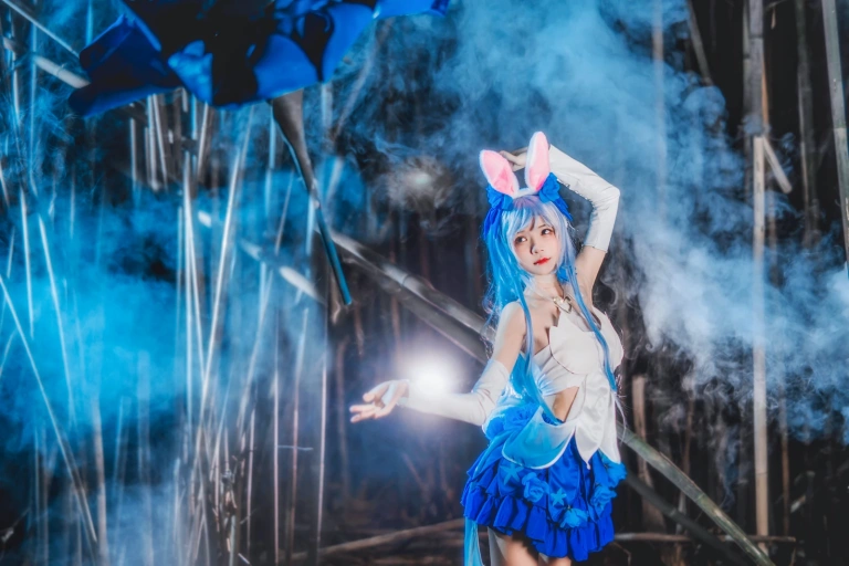 桜桃喵《花间舞》主题写真：13张全套美图