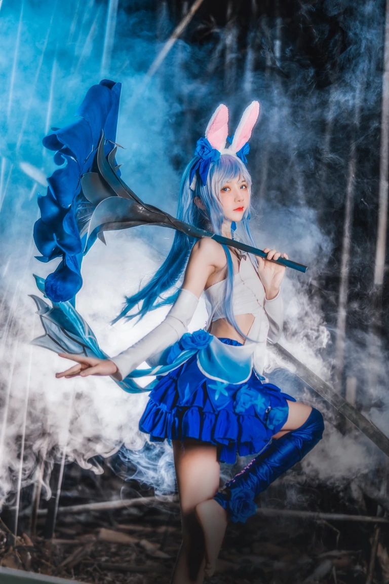 桜桃喵《花间舞》主题写真：13张全套美图