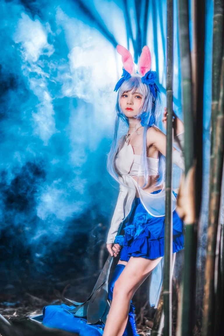 桜桃喵《花间舞》主题写真：13张全套美图