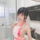 芋圆侑子《人妻围裙》主题写真：226张全套美图，含5个视频