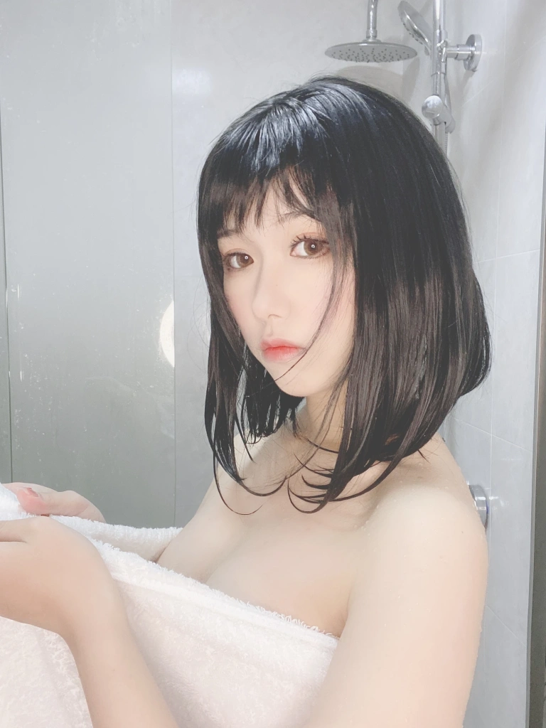 芋圆侑子《人妻围裙》主题写真：226张全套美图，含5个视频