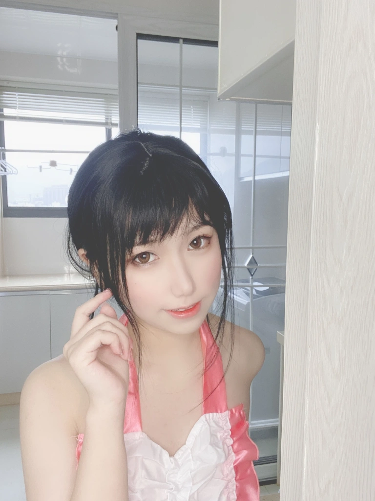 芋圆侑子《人妻围裙》主题写真：226张全套美图，含5个视频