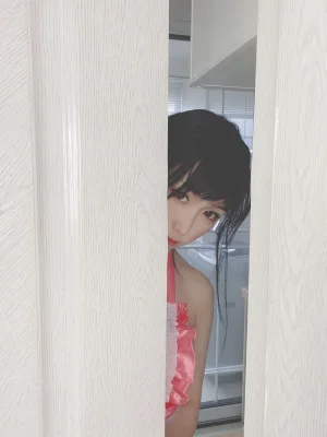 芋圆侑子《人妻围裙》主题写真：226张全套美图，含5个视频