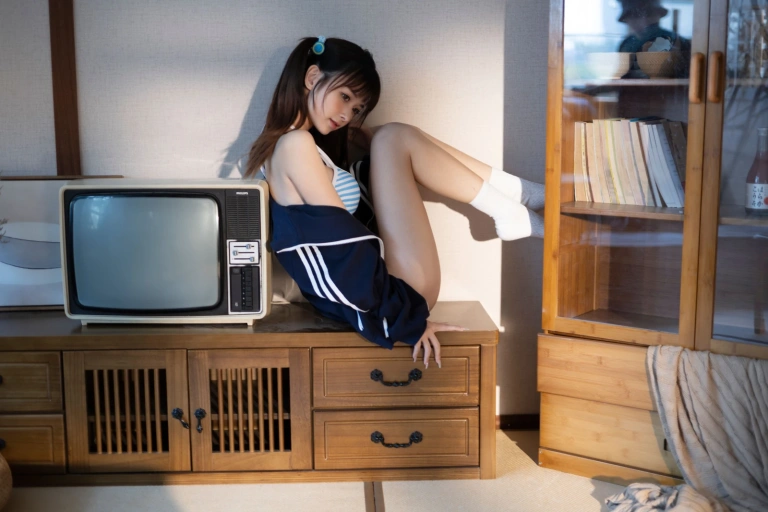 河豚抚子《夏日比基尼》主题写真：28张全套美图