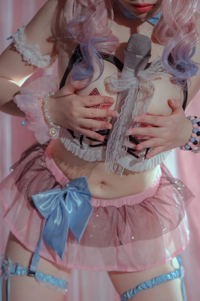 七月喵子《爱豆》主题写真：33张全套美图