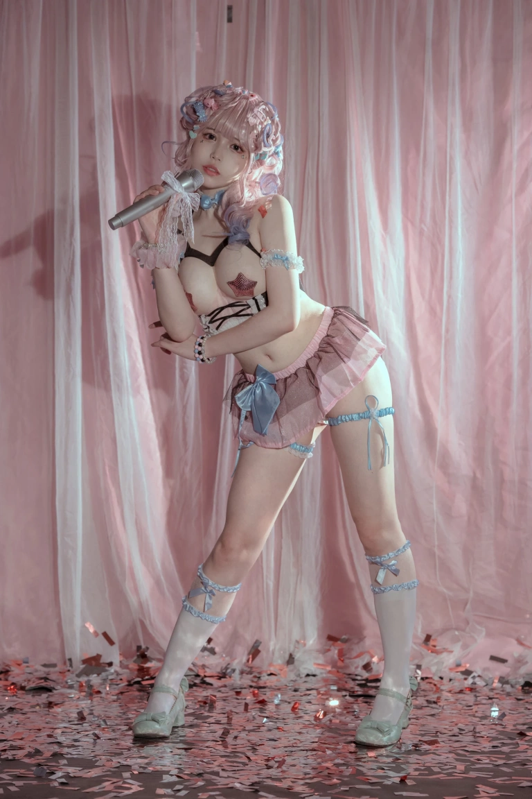 七月喵子《爱豆》主题写真：33张全套美图