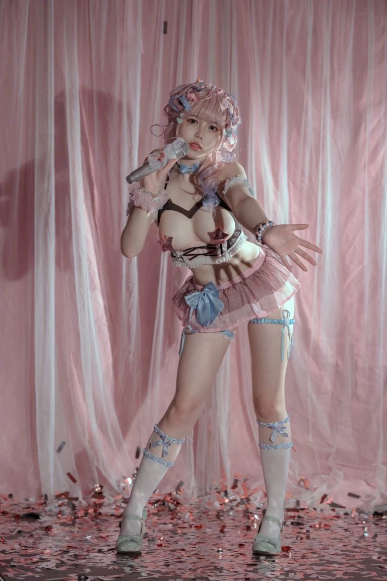 七月喵子《爱豆》主题写真：33张全套美图
