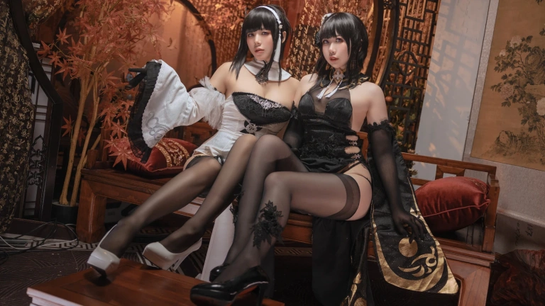 九言&喜茶苍苍子《碧蓝航线 镇海白黒双人》主题写真：34张全套美图，含7个视频