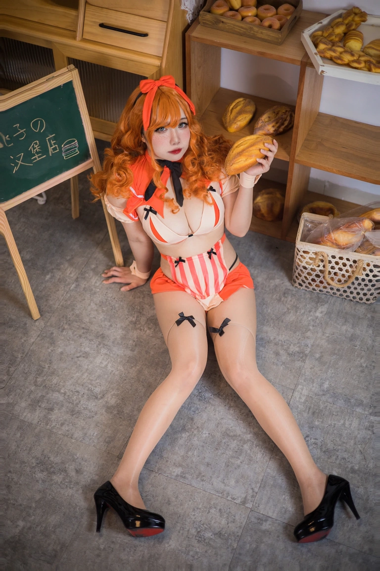 贞子蜜桃《汉堡店员》主题写真：35张全套美图