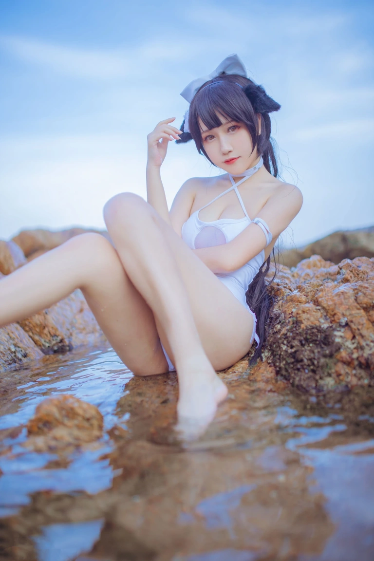不呆猫&抖娘《獒犬海边泳装》主题写真：41张全套美图