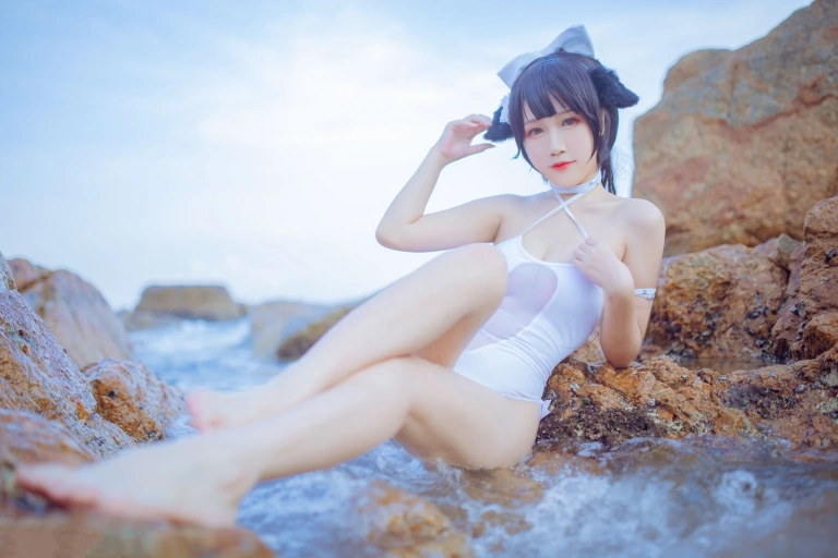 不呆猫&抖娘《獒犬海边泳装》主题写真：41张全套美图