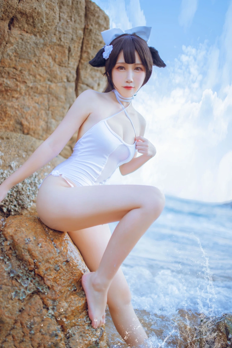 不呆猫&抖娘《獒犬海边泳装》主题写真：41张全套美图