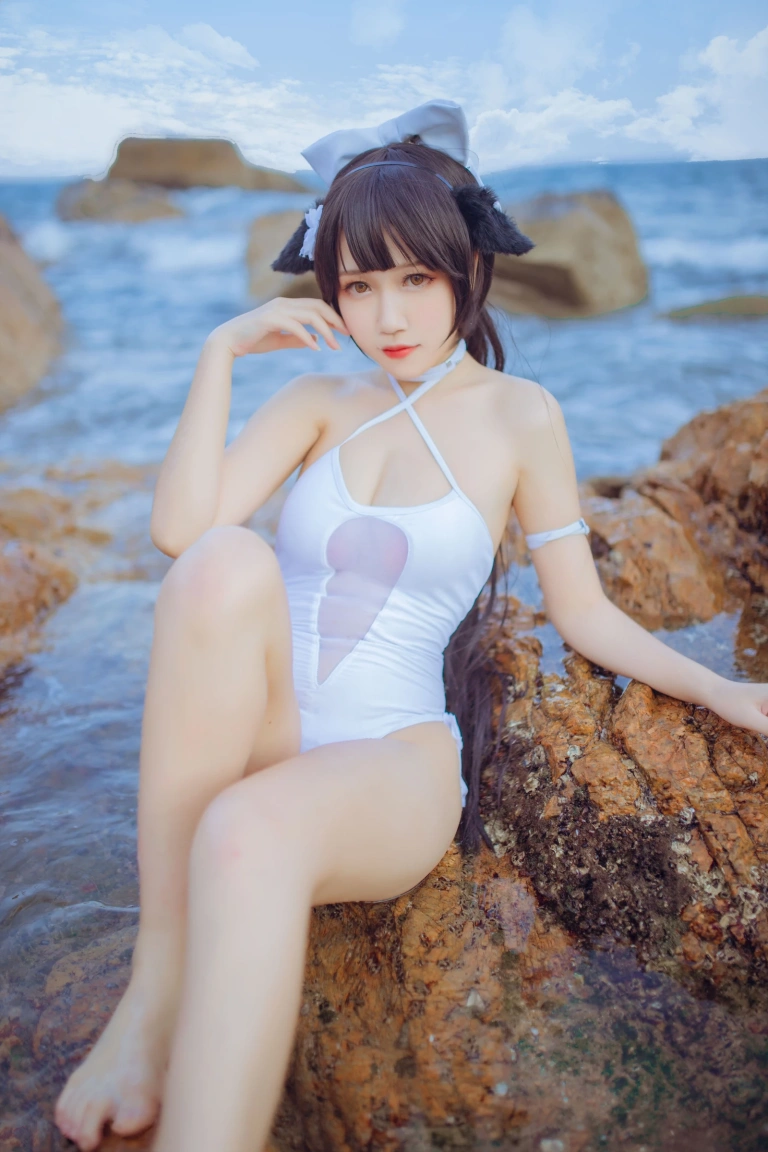 不呆猫&抖娘《獒犬海边泳装》主题写真：41张全套美图