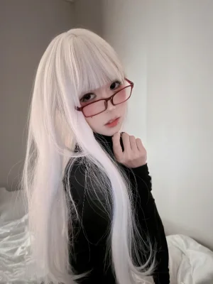 麻薯好吃《暗夜纯白》主题写真：52张全套美图