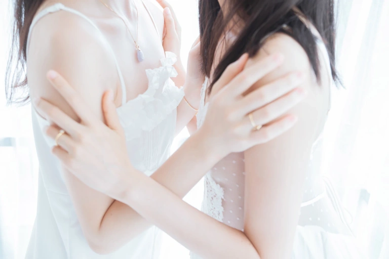 木棉棉《朝（白裙×白裙）（&桜桃喵）》主题写真：58张全套美图
