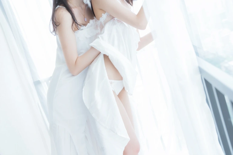 木棉棉《朝（白裙×白裙）（&桜桃喵）》主题写真：58张全套美图