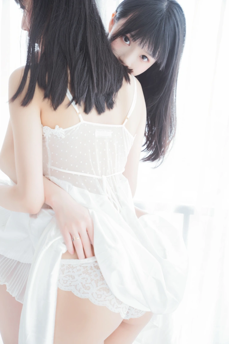 木棉棉《朝（白裙×白裙）（&桜桃喵）》主题写真：58张全套美图