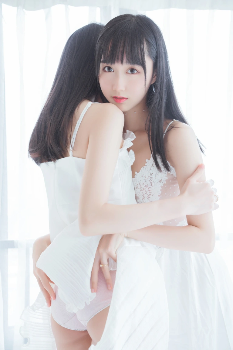 木棉棉《朝（白裙×白裙）（&桜桃喵）》主题写真：58张全套美图