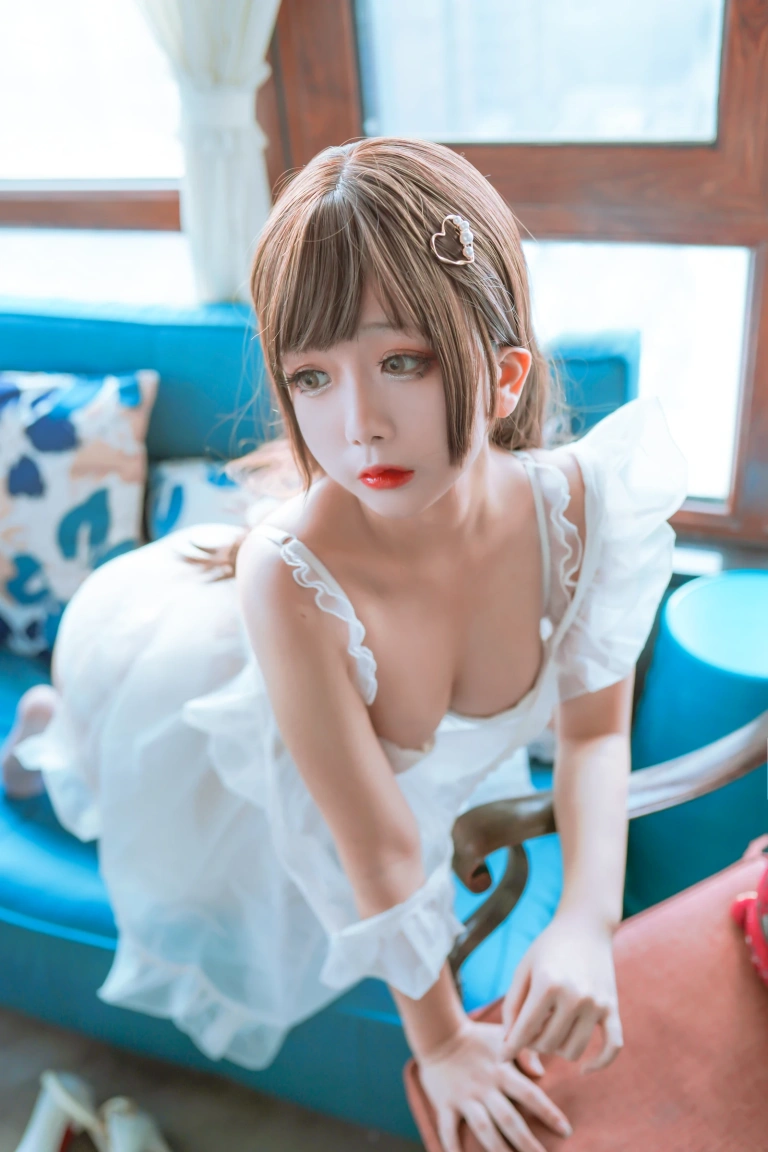 日奈娇(椎名莜)《透明围裙（5w福利）》主题写真：35张全套美图