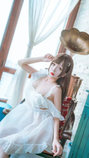 日奈娇(椎名莜)《透明围裙（5w福利）》主题写真：35张全套美图