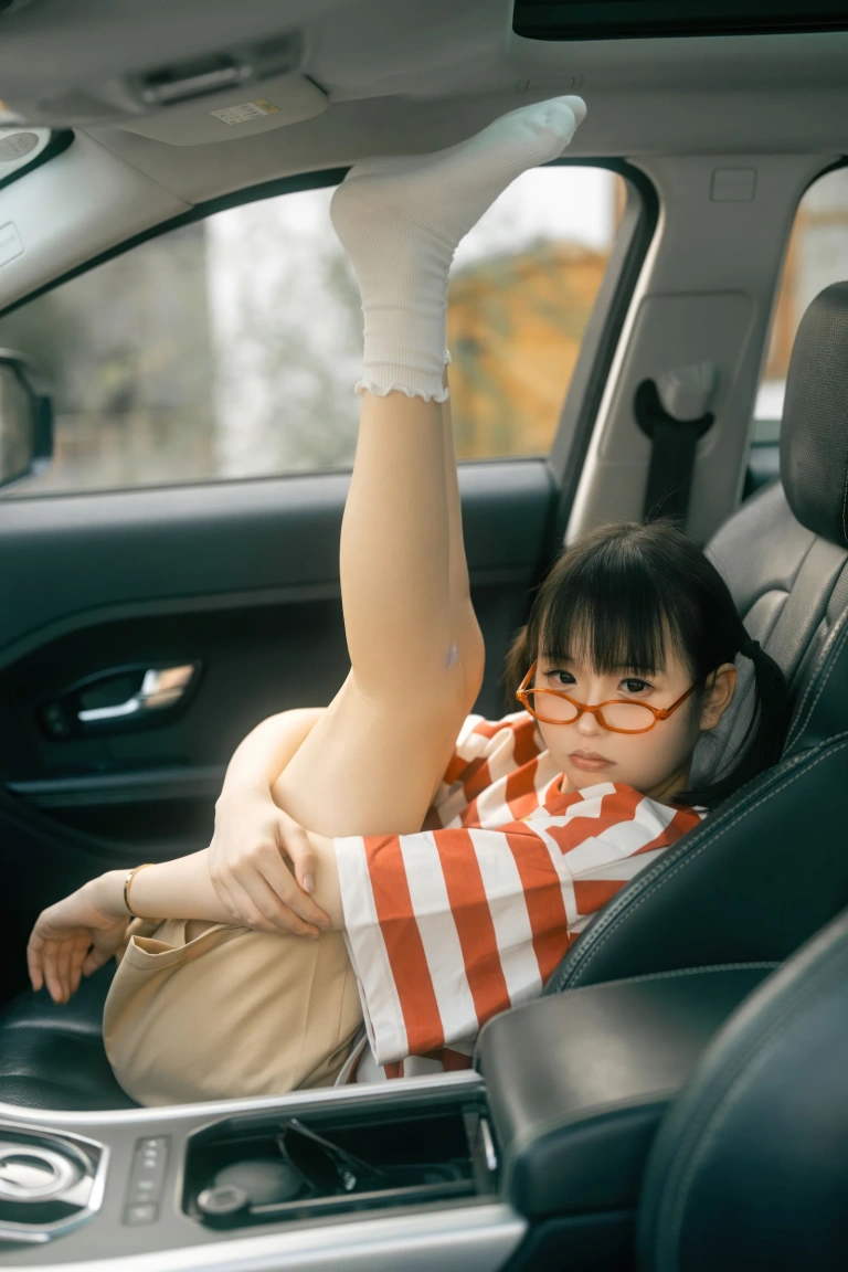 幼水铃衣《周末郊游》主题写真：62张全套美图