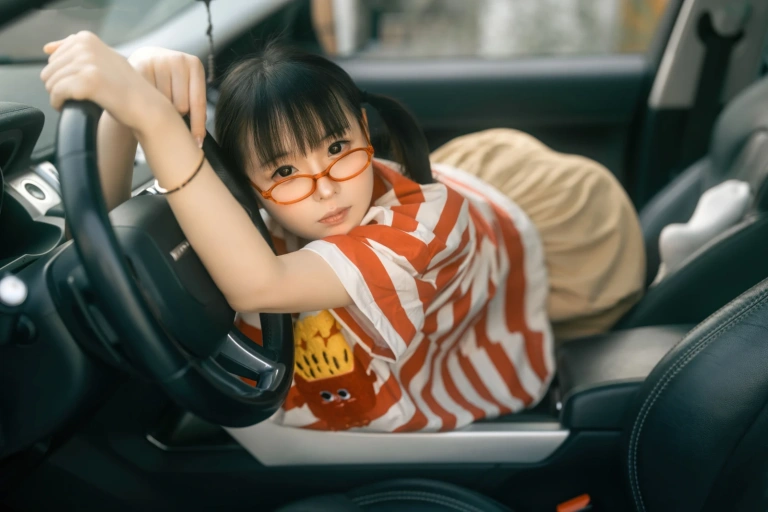 幼水铃衣《周末郊游》主题写真：62张全套美图