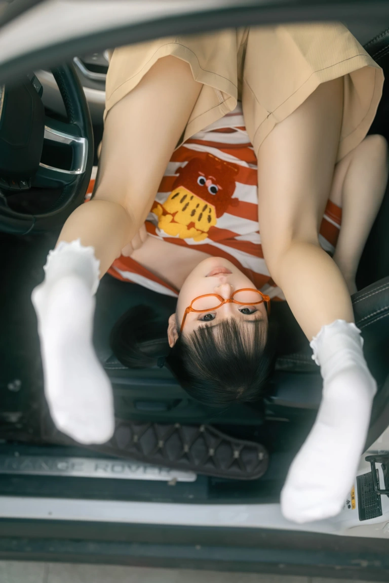 幼水铃衣《周末郊游》主题写真：62张全套美图