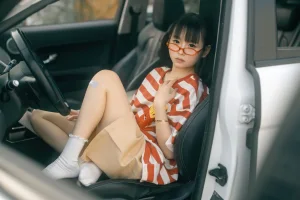 幼水铃衣《周末郊游》主题写真：62张全套美图