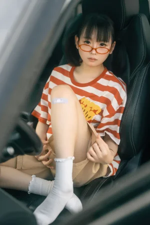 幼水铃衣《周末郊游》主题写真：62张全套美图