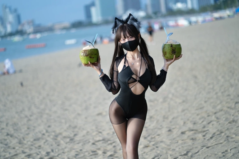 三水子《黑丝泳装》主题写真：70张全套美图