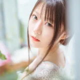 香草喵露露《玻璃房少女》主题写真：76张全套美图