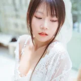 香草喵露露《玻璃房少女》主题写真：76张全套美图