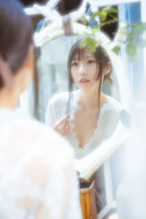 香草喵露露《玻璃房少女》主题写真：76张全套美图