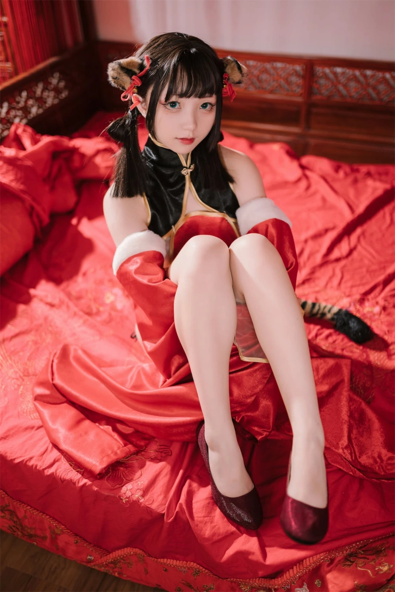花铃《虎团团》主题写真：84张全套美图