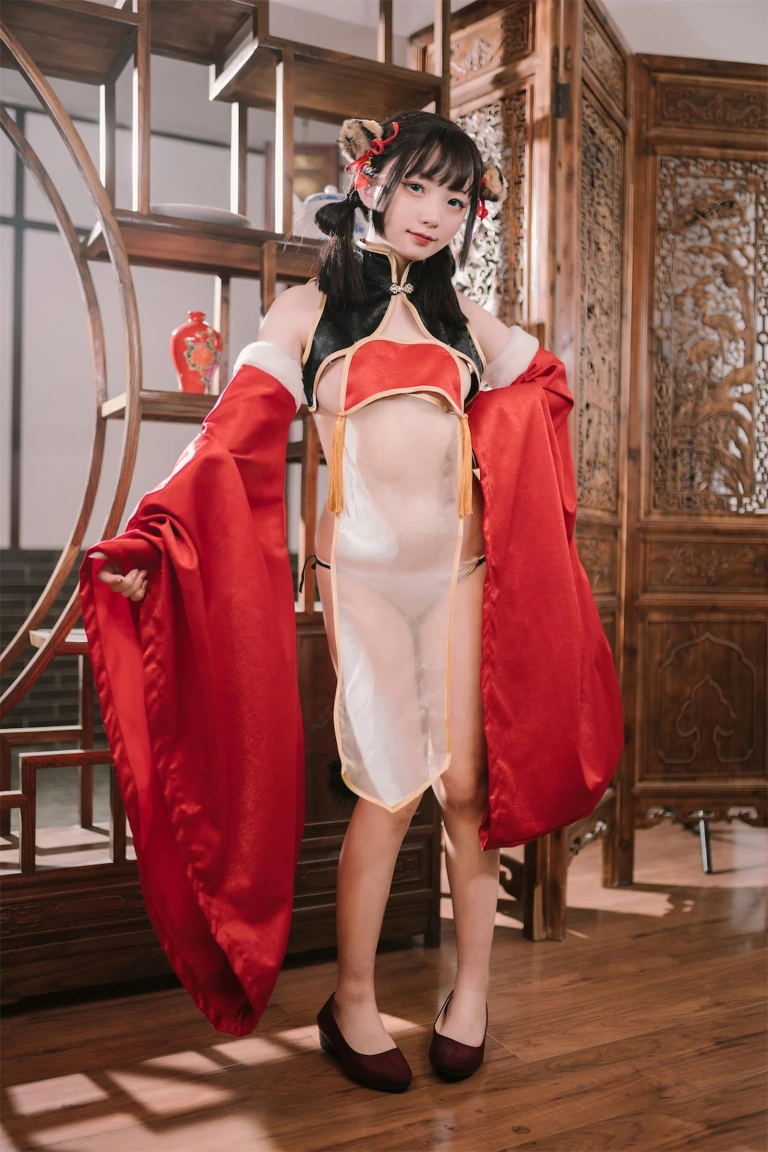 花铃《虎团团》主题写真：84张全套美图