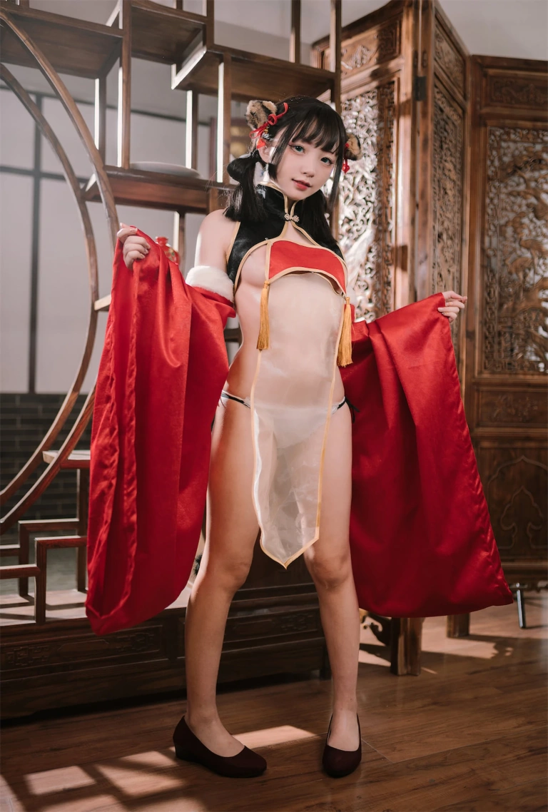 花铃《虎团团》主题写真：84张全套美图
