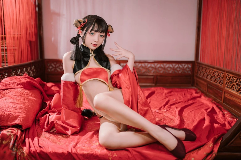 花铃《虎团团》主题写真：84张全套美图