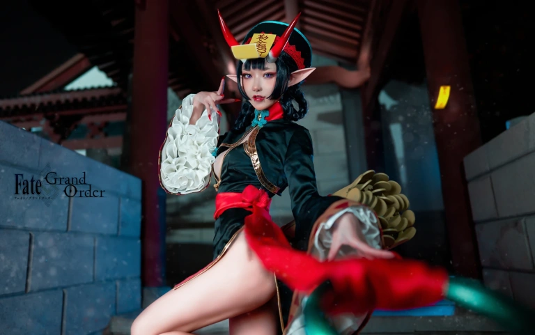 阿包也是兔娘《酒吞童子》主题写真：9张全套美图