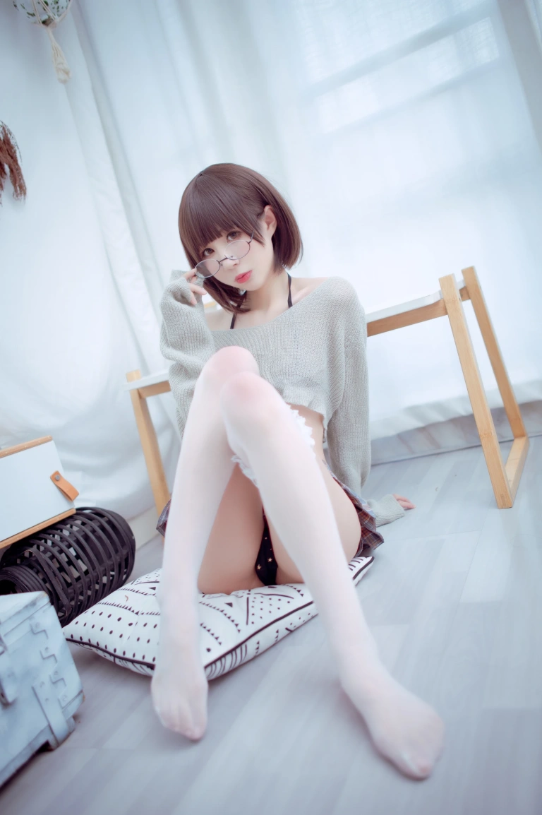 西园寺南歌《私房》主题写真：9张全套美图