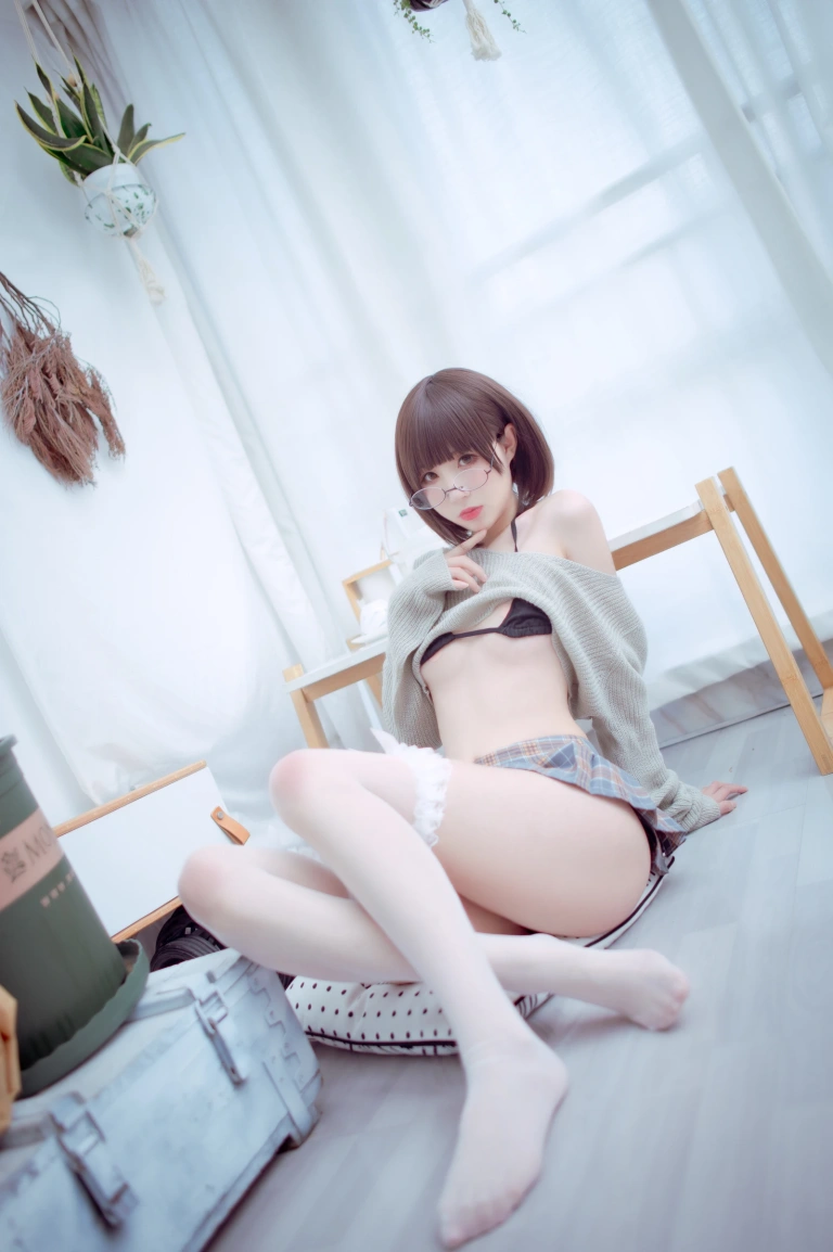 西园寺南歌《私房》主题写真：9张全套美图