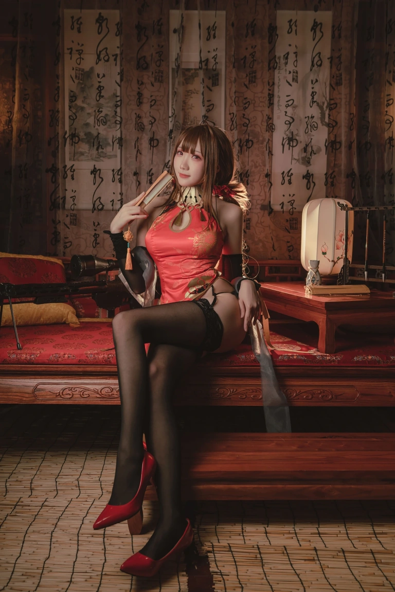 瓜希酱《DSR-50 红牡丹》主题写真：16张全套美图