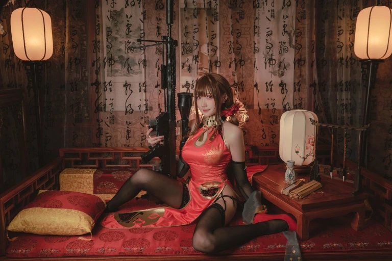瓜希酱《DSR-50 红牡丹》主题写真：16张全套美图