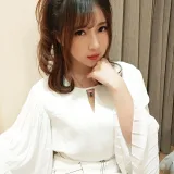 小女巫露娜《OL肉丝》主题写真：40张全套美图