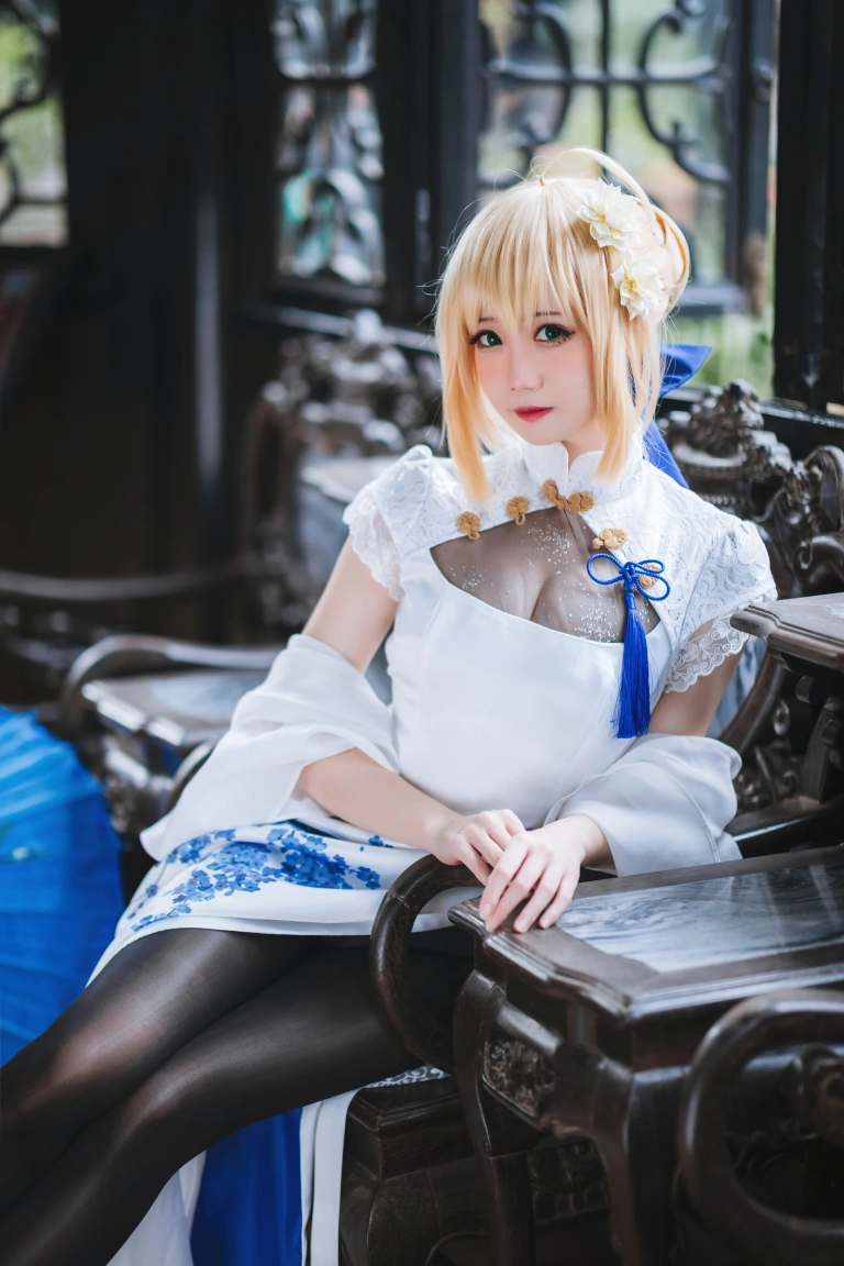 焖焖碳《Saber旗袍》主题写真：28张全套美图
