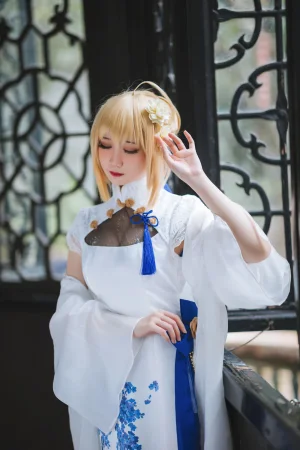 焖焖碳《Saber旗袍》主题写真：28张全套美图