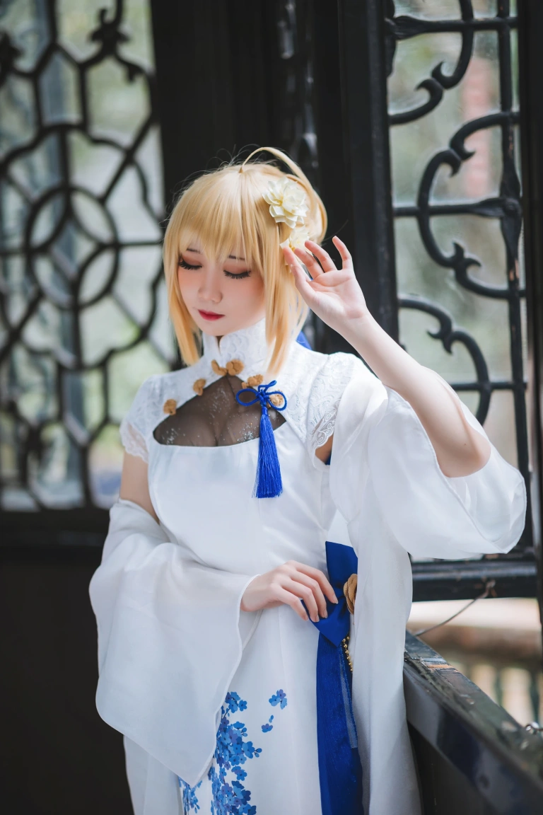 焖焖碳《Saber旗袍》主题写真：28张全套美图